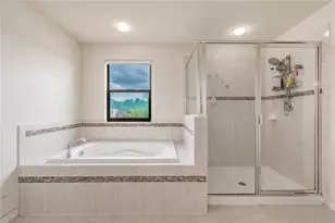 11027 Tahiti Isle Ln, Tampa, FL 33647 - Photo 21