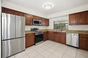 15602 Farnsworth Ln, Tampa, FL 33624 - Photo 9