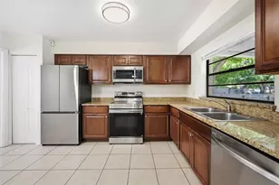 15602 Farnsworth Ln, Tampa, FL 33624 - Photo 11