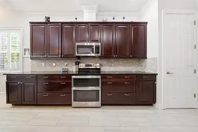 234 36th Avenue NE, Saint Petersburg, FL 33704 - Photo 11