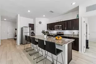 705 Garden Oaks Sq, Seffner, FL 33584 - Photo 13