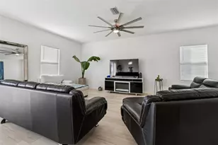705 Garden Oaks Sq, Seffner, FL 33584 - Photo 23