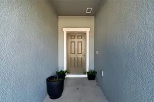 705 Garden Oaks Sq, Seffner, FL 33584 - Photo 5