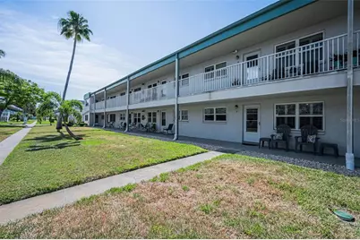5216 81st Street N #5, Saint Petersburg, FL 33709 - Photo 3