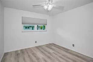5216 81st St N, Saint Petersburg, FL 33709 - Photo 21