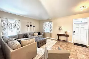 613 Wabash Breeze Cir, Ruskin, FL 33570 - Photo 3