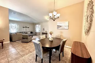 613 Wabash Breeze Cir, Ruskin, FL 33570 - Photo 7