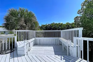 105 Peterson Ln, Palm Harbor, FL 34683 - Photo 41