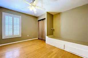105 Peterson Ln, Palm Harbor, FL 34683 - Photo 23