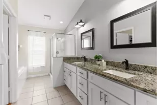 7619 Crescent Palm Dr, Wesley Chapel, FL 33545 - Photo 9