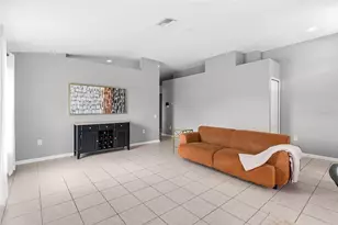 7619 Crescent Palm Dr, Wesley Chapel, FL 33545 - Photo 9