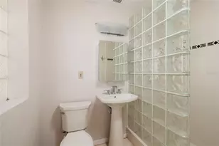 300 Brightwaters Blvd NE, Saint Petersburg, FL 33704 - Photo 31