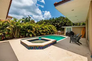 300 Brightwaters Blvd NE, Saint Petersburg, FL 33704 - Photo 21