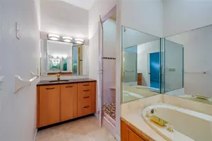 300 Brightwaters Blvd NE, Saint Petersburg, FL 33704 - Photo 27