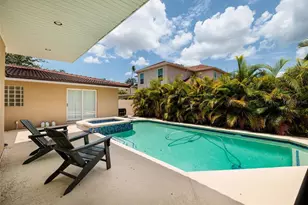 300 Brightwaters Blvd NE, Saint Petersburg, FL 33704 - Photo 23