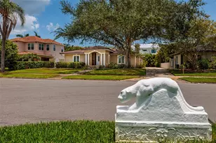 300 Brightwaters Blvd NE, Saint Petersburg, FL 33704 - Photo 3