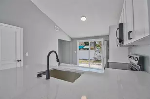 8801 Thousand Oaks Ct, Tampa, FL 33634 - Photo 9