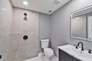 8801 Thousand Oaks Ct, Tampa, FL 33634 - Photo 21