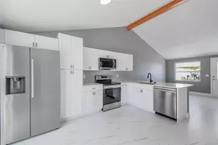 8801 Thousand Oaks Ct, Tampa, FL 33634 - Photo 7