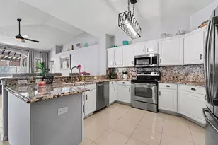 19717 Wyndham Lakes Dr, Odessa, FL 33556 - Photo 3