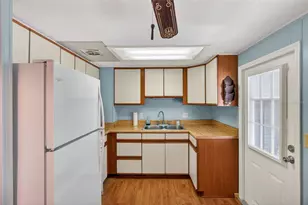 2000 E Bay Dr, Largo, FL 33771 - Photo 23