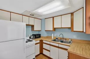 2000 E Bay Dr, Largo, FL 33771 - Photo 29