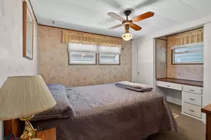 2000 E Bay Dr, Largo, FL 33771 - Photo 13
