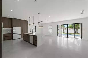 2308 N Elcoe Dr, Tampa, FL 33603 - Photo 29