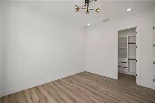 2308 N Elcoe Dr, Tampa, FL 33603 - Photo 23