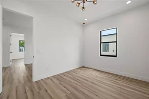 2308 N Elcoe Dr, Tampa, FL 33603 - Photo 39
