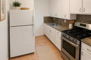 935 17th Ave S, Saint Petersburg, FL 33705 - Photo 3