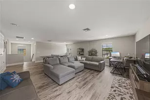 14633 Red Castle Ave, Lithia, FL 33547 - Photo 29