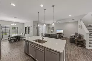14633 Red Castle Ave, Lithia, FL 33547 - Photo 19