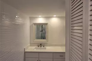 500 Treasure Island Causeway, Treasure Island, FL 33706 - Photo 25