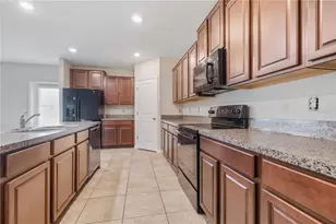 7407 Rosy Periwinkle Ct, Tampa, FL 33619 - Photo 7