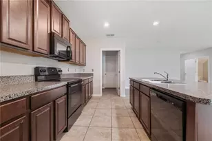 7407 Rosy Periwinkle Ct, Tampa, FL 33619 - Photo 9