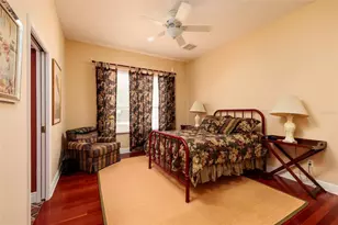 6737 Mango Ave S, Saint Petersburg, FL 33707 - Photo 19