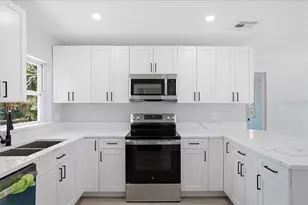 761 29th Ave S, Saint Petersburg, FL 33705 - Photo 11