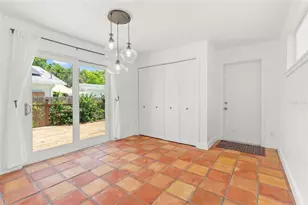 1220 35th Ave N, Saint Petersburg, FL 33704 - Photo 9