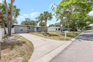 1437 Carlos Ave, Clearwater, FL 33755 - Photo 3