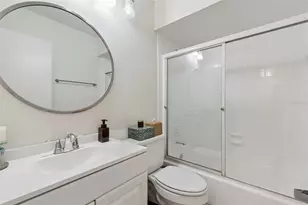 13813 Fletchers Mill Dr, Tampa, FL 33613 - Photo 19