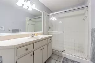 6431 Laurelwood Dr, Zephyrhills, FL 33542 - Photo 25
