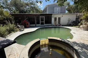 1700 Country Club Rd N, Saint Petersburg, FL 33710 - Photo 17