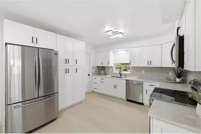 6011 Wilshire Drive, Tampa, FL 33615 - Photo 7