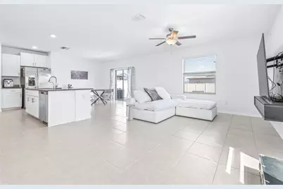 31366 Barrel Wave Way, Wesley Chapel, FL 33545 - Photo 13