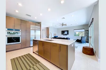 306 Bay Plz, Treasure Island, FL 33706 - Photo 19