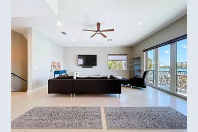 306 Bay Plz, Treasure Island, FL 33706 - Photo 7
