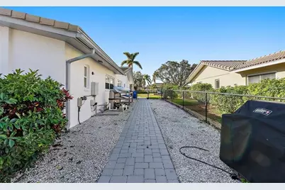 1984 Kansas Avenue NE, Saint Petersburg, FL 33703 - Photo 37