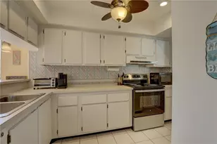 428 Windrush Bay Dr, Tarpon Springs, FL 34689 - Photo 17
