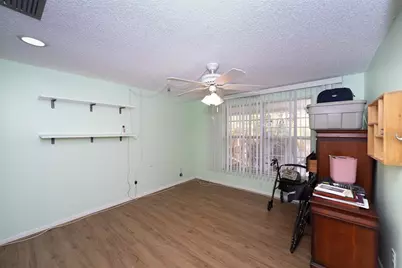 8602 Briar Grove Circle, Tampa, FL 33615 - Photo 5
